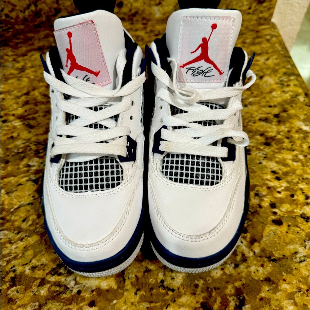 Air Jordan’s Flight Boy’s sneakers